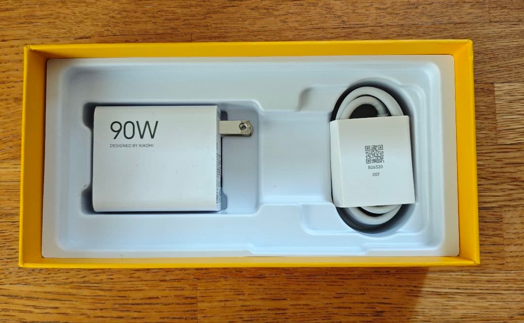 POCO F7 シルバー 本体 90W充電器付き