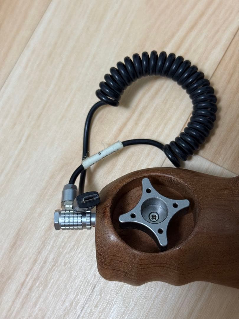 Tilta 木製カメラグリップ　TT-0509-R右手用