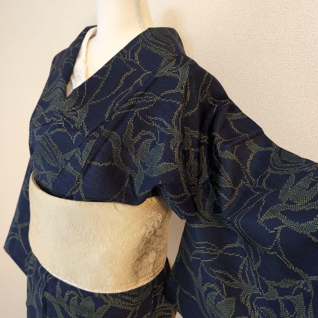 【三花】正絹　十日町紬　紺　薔薇　バラ　着物　リユース