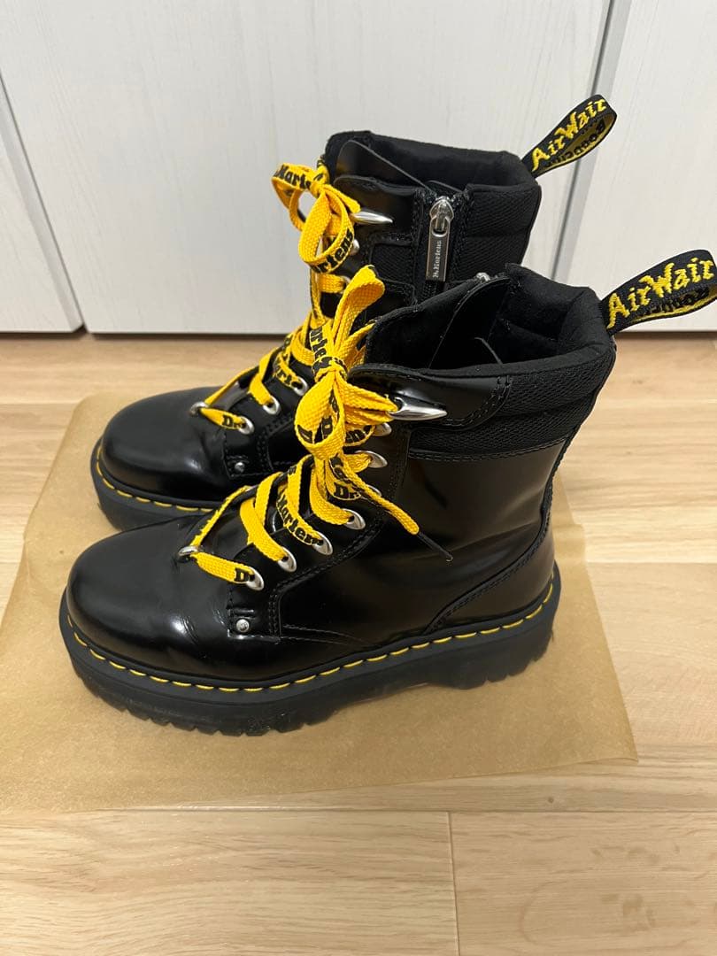 Dr.Martens JADON 8ホールブーツ