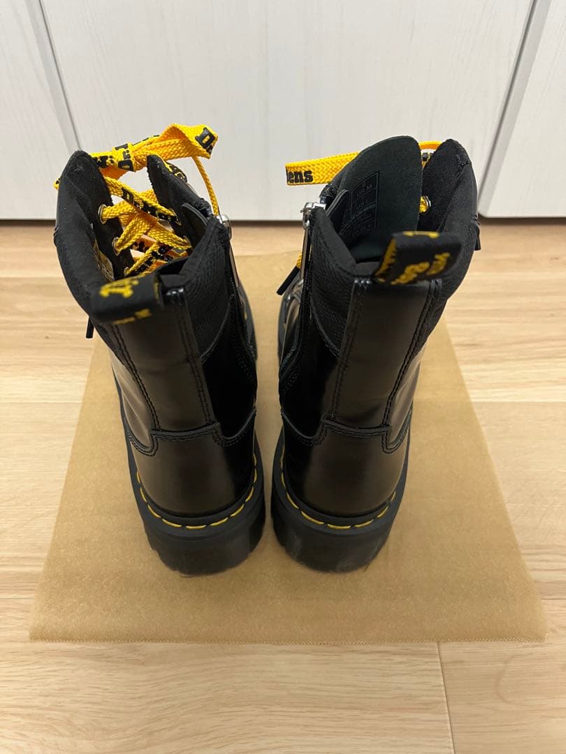 Dr.Martens JADON 8ホールブーツ