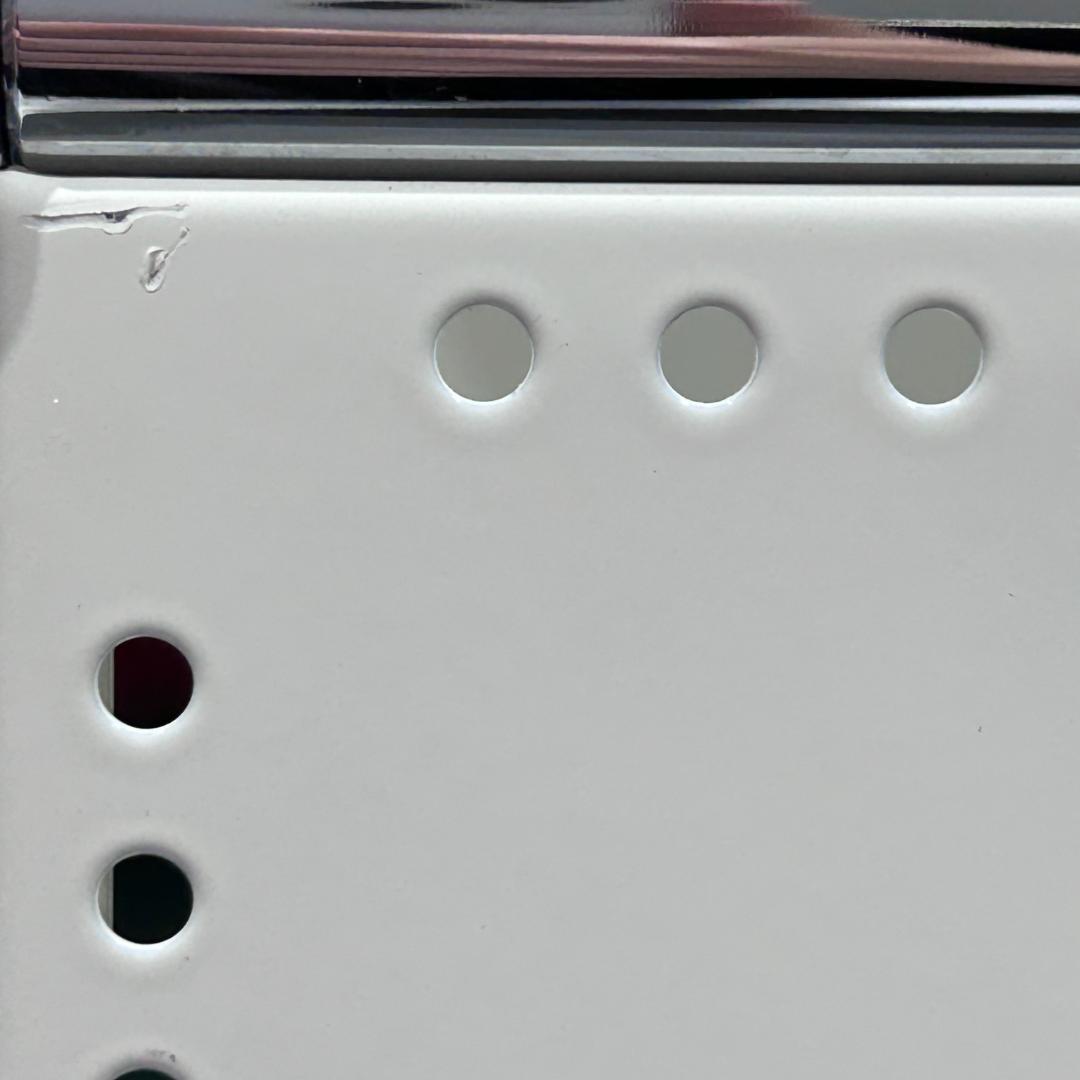 USM Haller キャビネット1列4段 ルビーレッド、ピュアホワイト