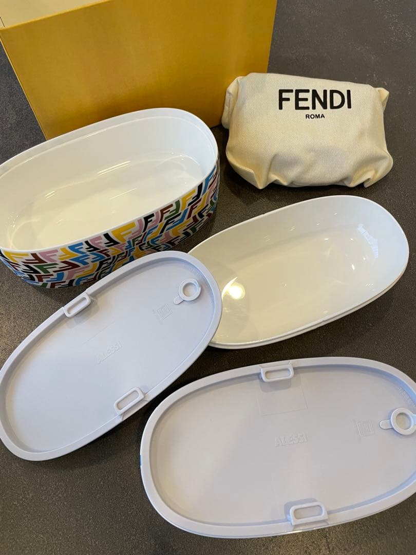 【激レア　美品】 FENDI ランチボックス　弁当箱