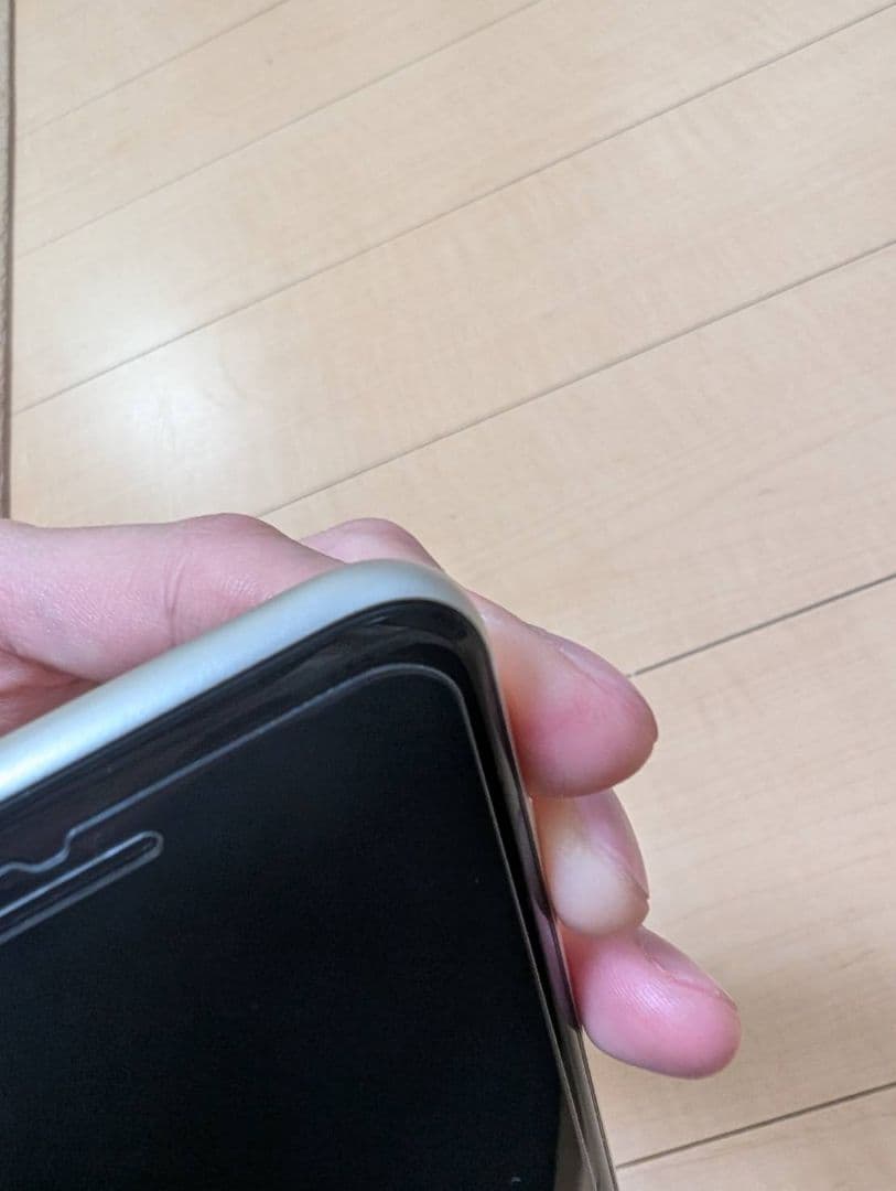 【中古、極美品】iPhoneSE第3世代、スターライト 64gb