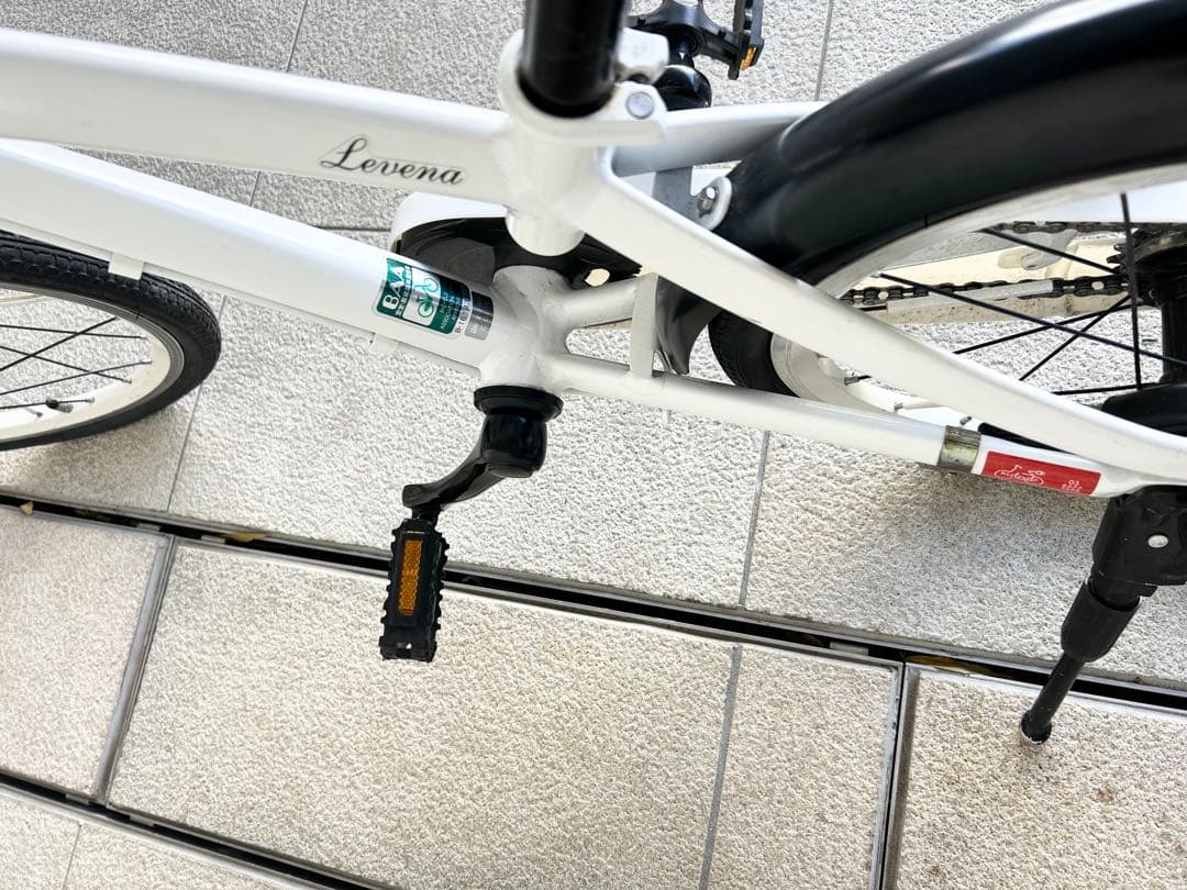 ブリヂストン LEVENA（レベナ） 18型 ホワイト