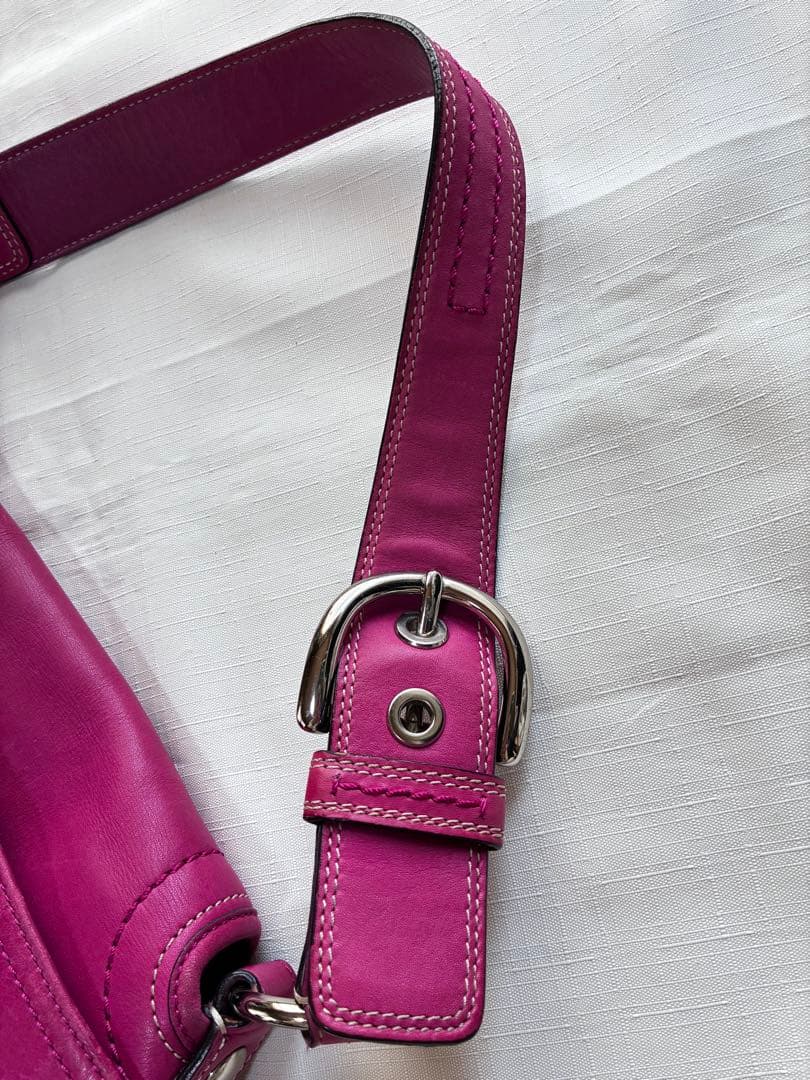 バッグ Coach pink soho leather 13729