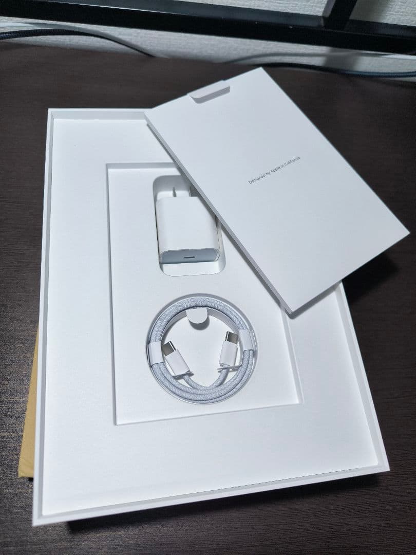 iPad A16 第11世代 128GB +ケース +フィルム 新品同様