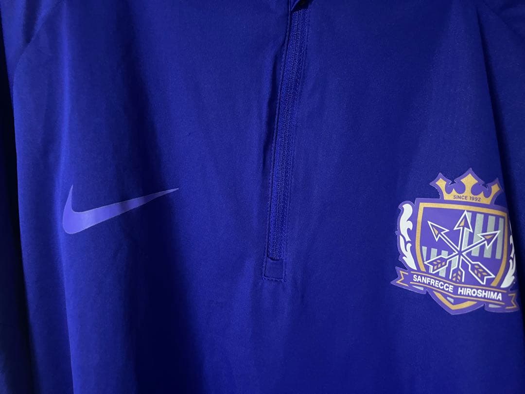 サンフレッチェ広島 Nike ハーフジップピステ 紫　サイズＬ