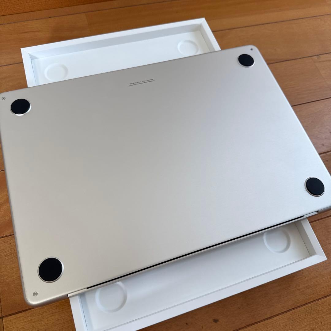MacBook Air M2 16GB/256GB スターライト