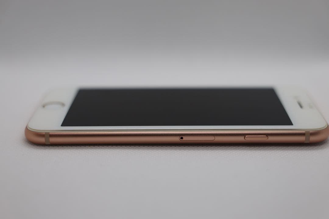 Iphone 8 海外部隊 シャッターなし 77%