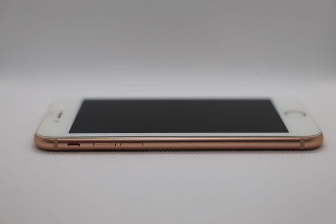 Iphone 8 海外部隊 シャッターなし 77%