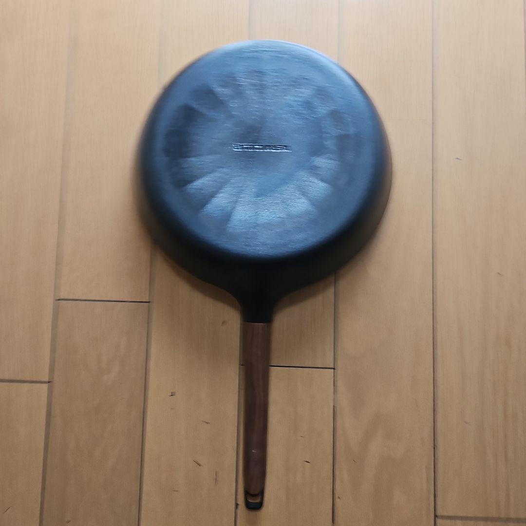 VERMICULAR（バーミキュラ） フライパン 28cm 蓋付き 木製ハンドル