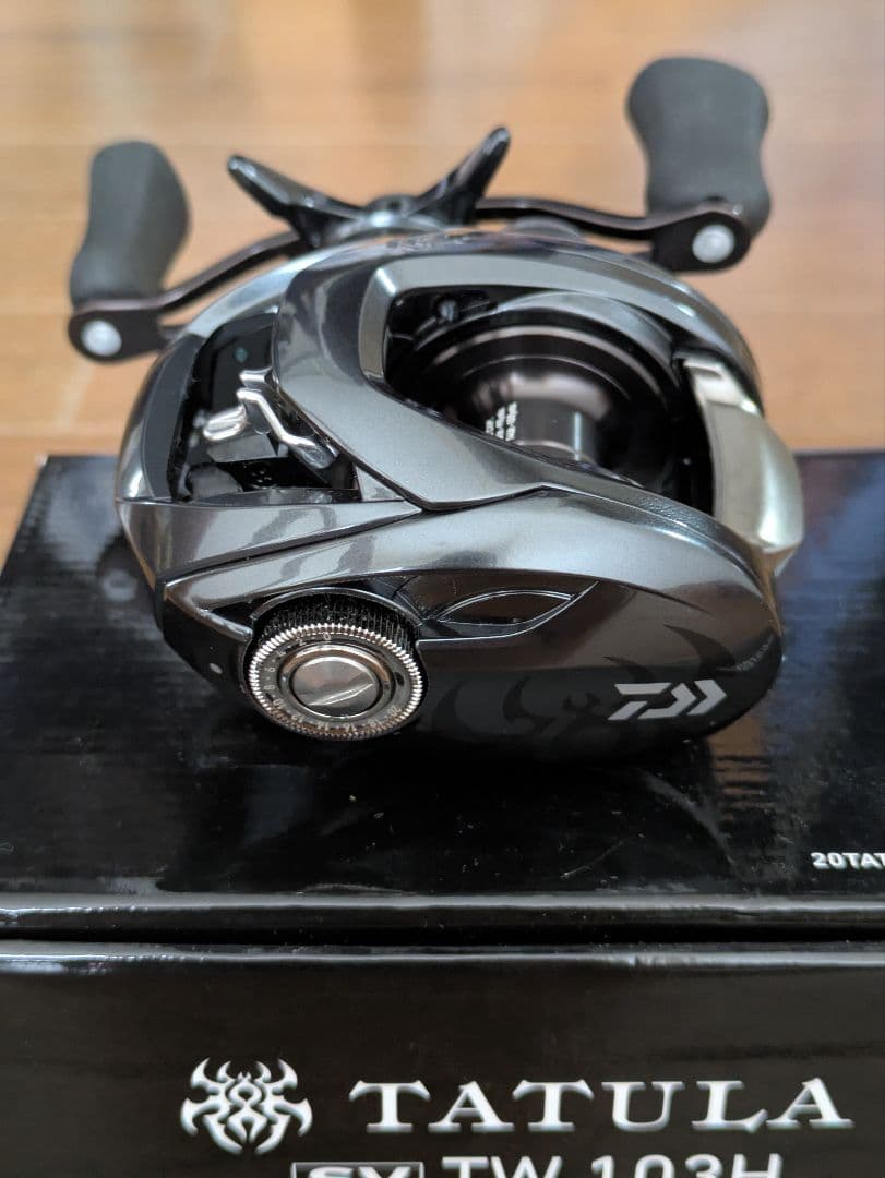 DAIWA 20 TATULA SV TW 103H (右ハンドル)