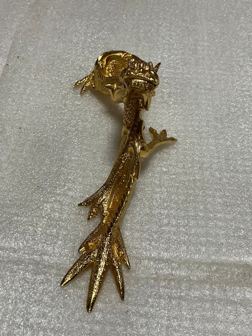 黄金に輝く、龍の置物／24kGP物（金メッキ）【本体のみの置物】。