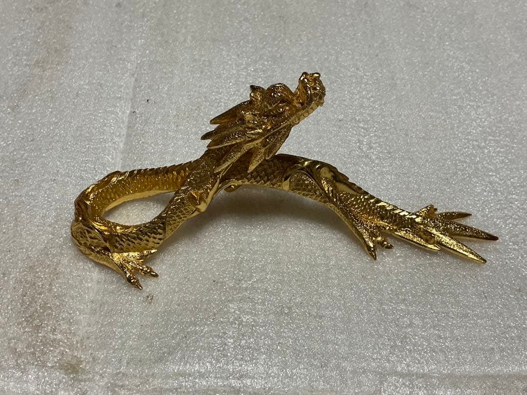 黄金に輝く、龍の置物／24kGP物（金メッキ）【本体のみの置物】。