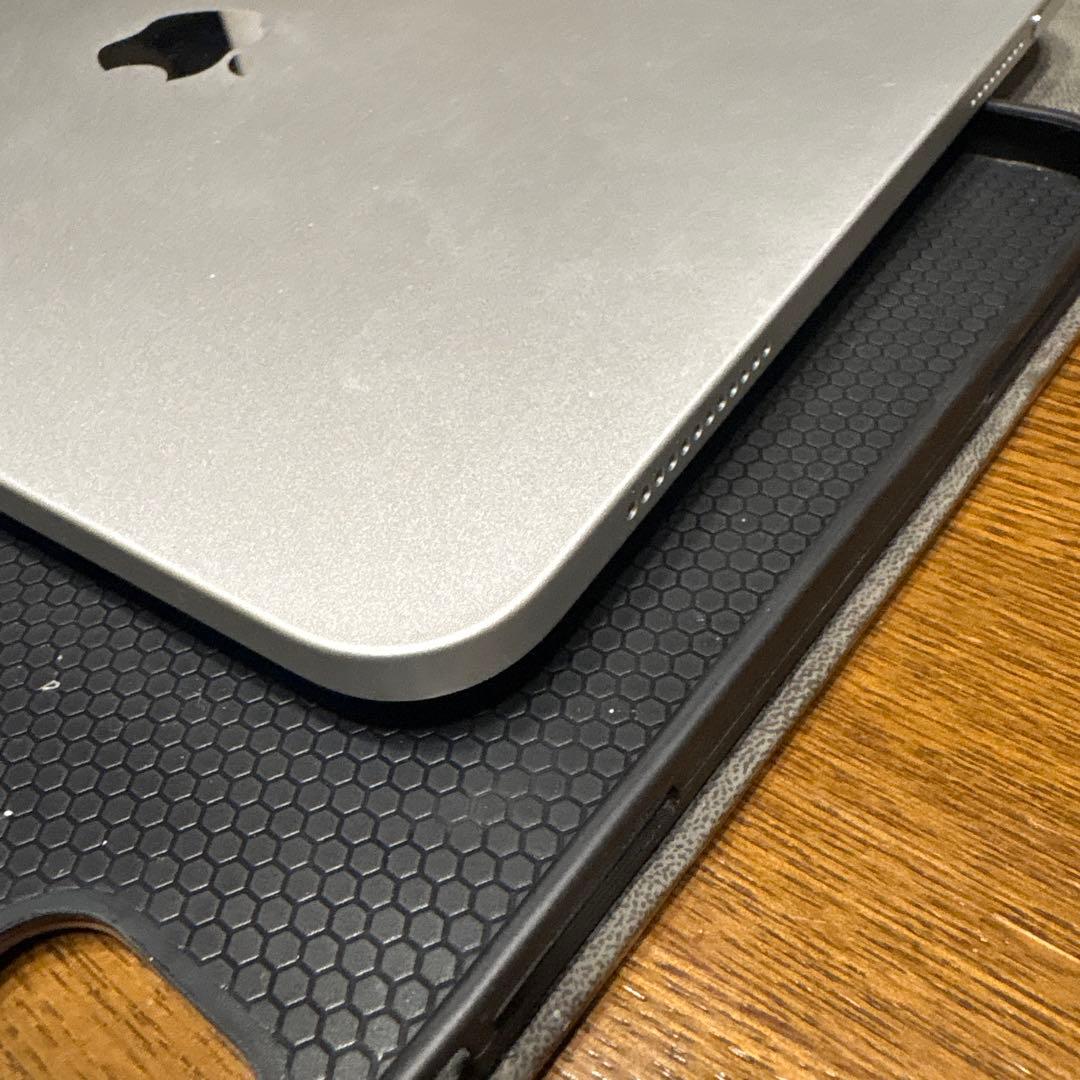 iPad 11世代a16 128GB Wi-Fi 本体ケース、保護フィルム付き