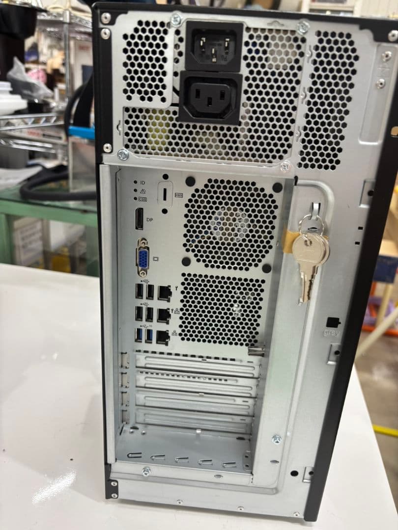 Fujitsu PRIMERGY TX1310 M5 サーバー