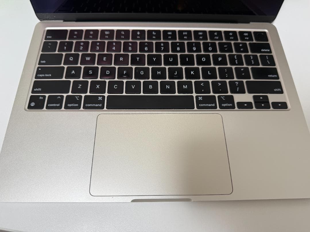 Macbook Air M2 スターライト（US配列、24GB、1TB）