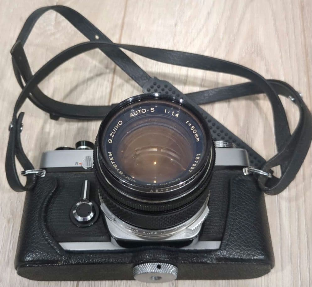 オリンパス　カメラ　OM-1　OLYMPUS