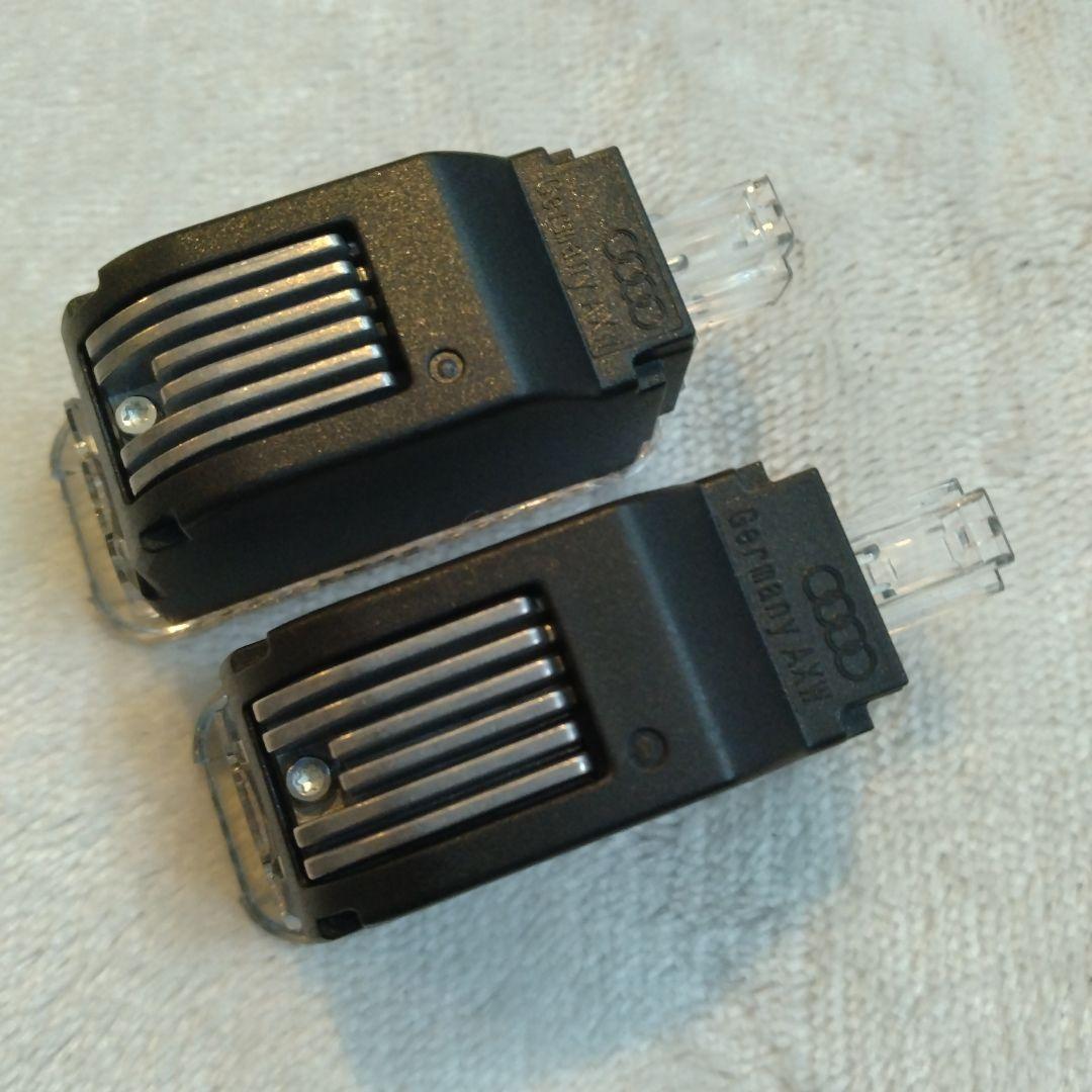 Audi 純正ドアエントリーライト(フォーリングス)