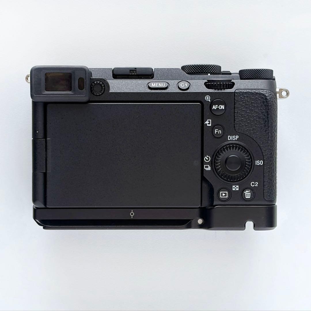 【超美品】SONY α7CR 6500万画素 本体 smallrig グリップ付