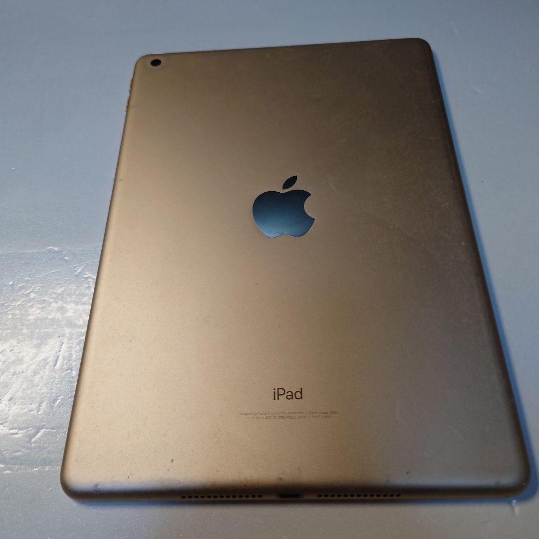 iPad 第5世代 128GB ゴールド MPGW2J/A Wi-Fi
