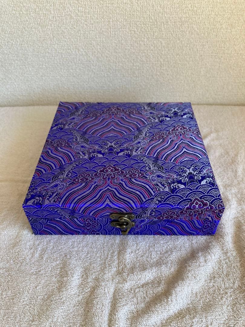 ジャイアントパンダ刺繍置物