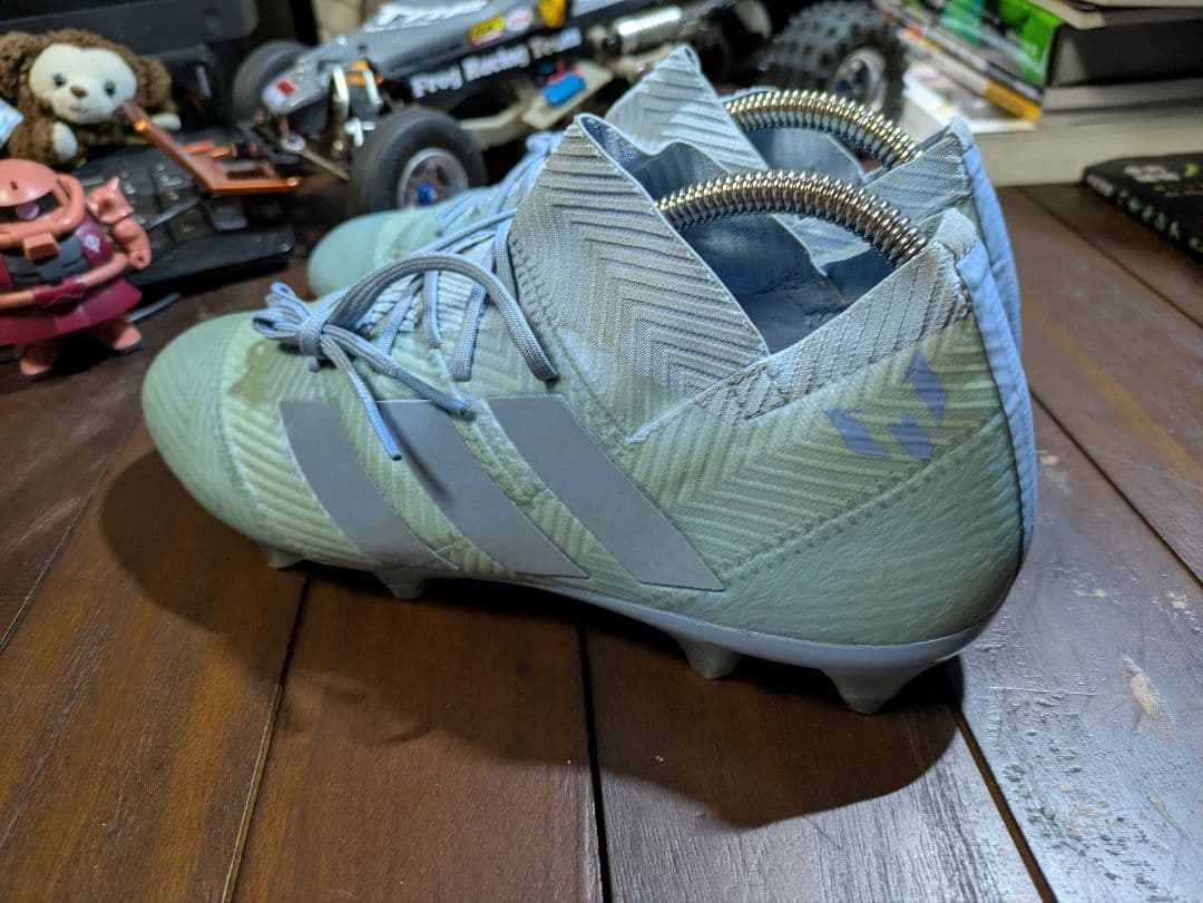 アディダス　ネメシス18.1 メッシ限定モデル