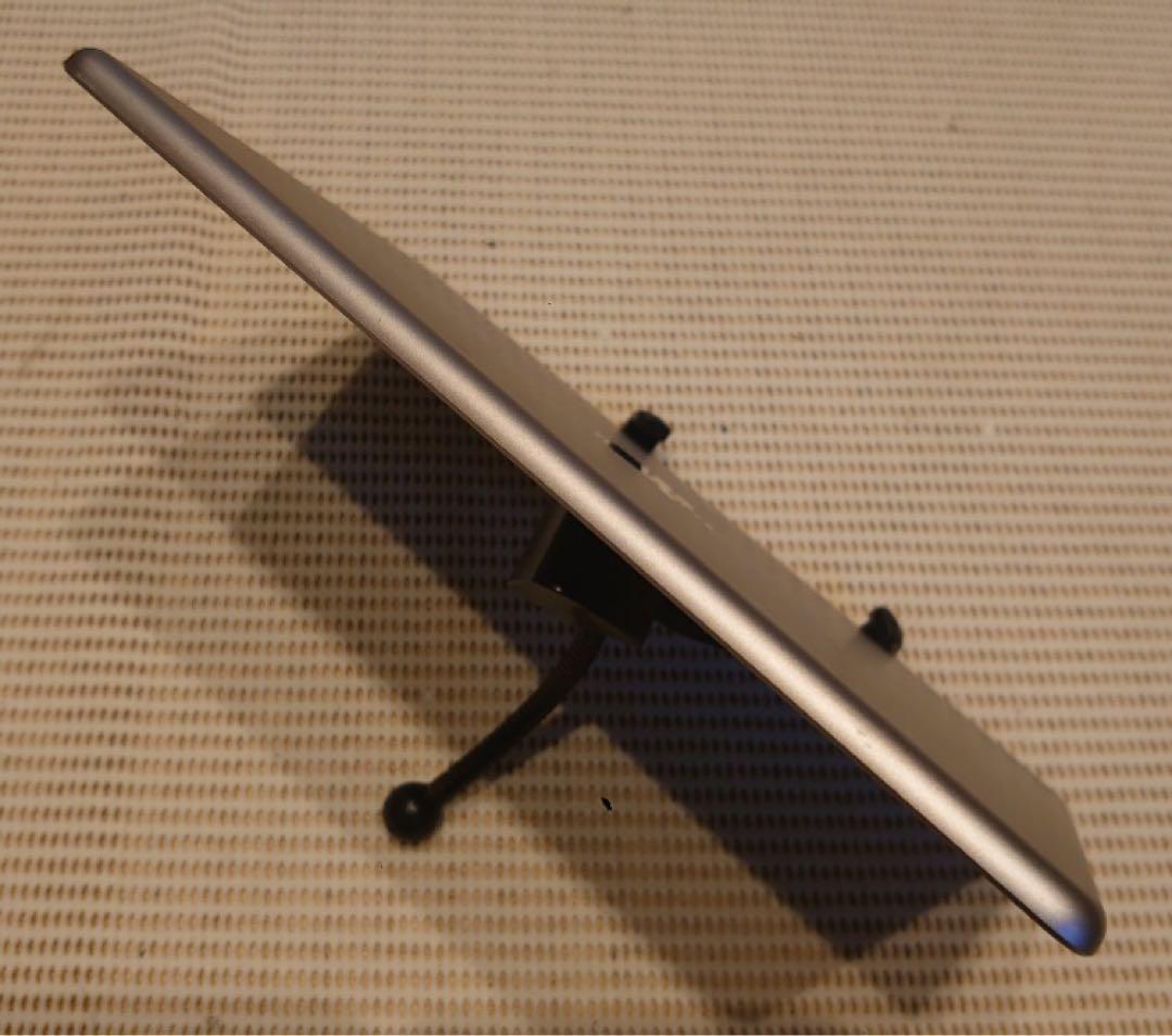 完動品iPad第5世代(A1822)本体32GBグレイ送料込8HLF9