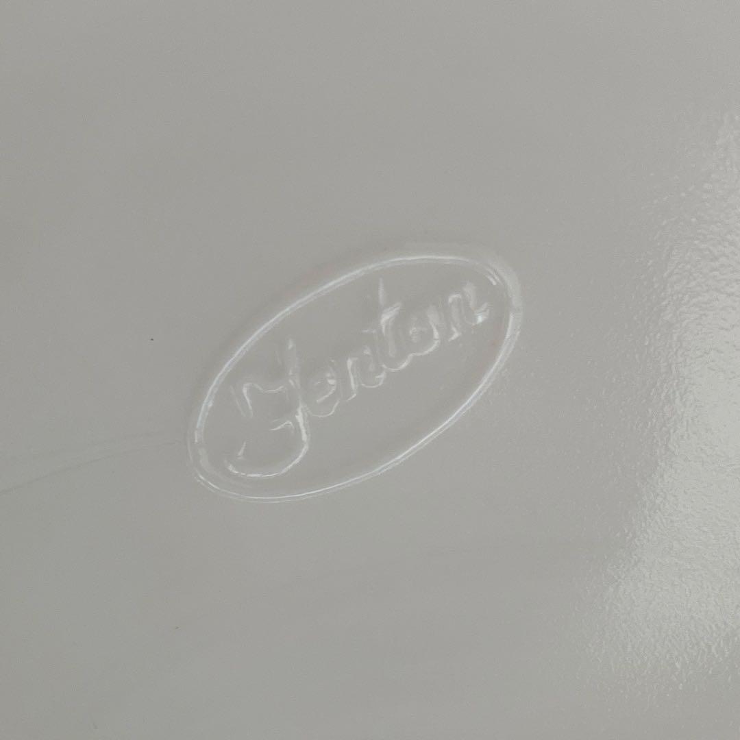 Fenton ミルクガラス　フリルエッジバスケット