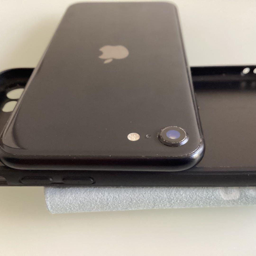 Apple iPhone SE第2世代　SE2 ブラック　64GB
