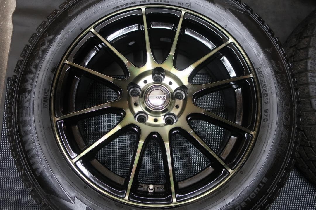 国産スタッドレス ダンロップ WM02 225/55R17 バリ溝 お洒落 冬用