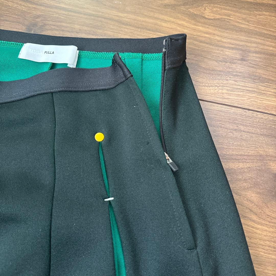 新品TOGA PULLAダークグリーン パンツ