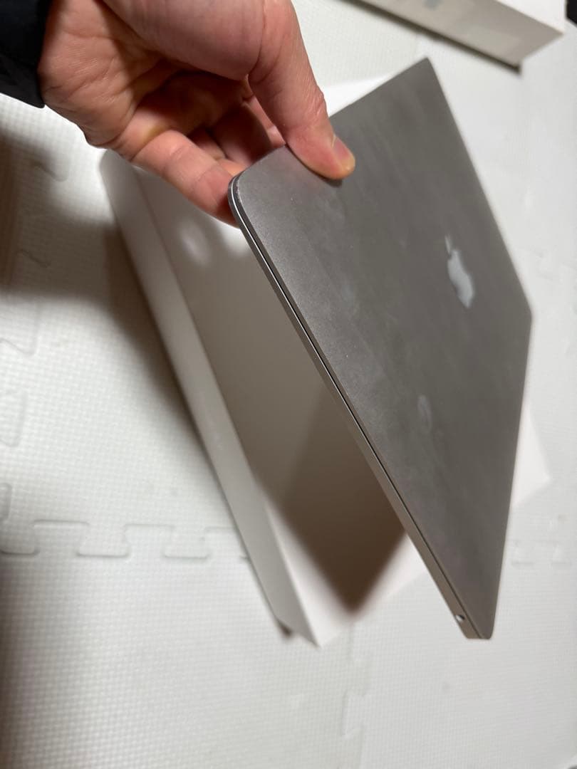 Apple MacBook Air (M1, 2020) 本体