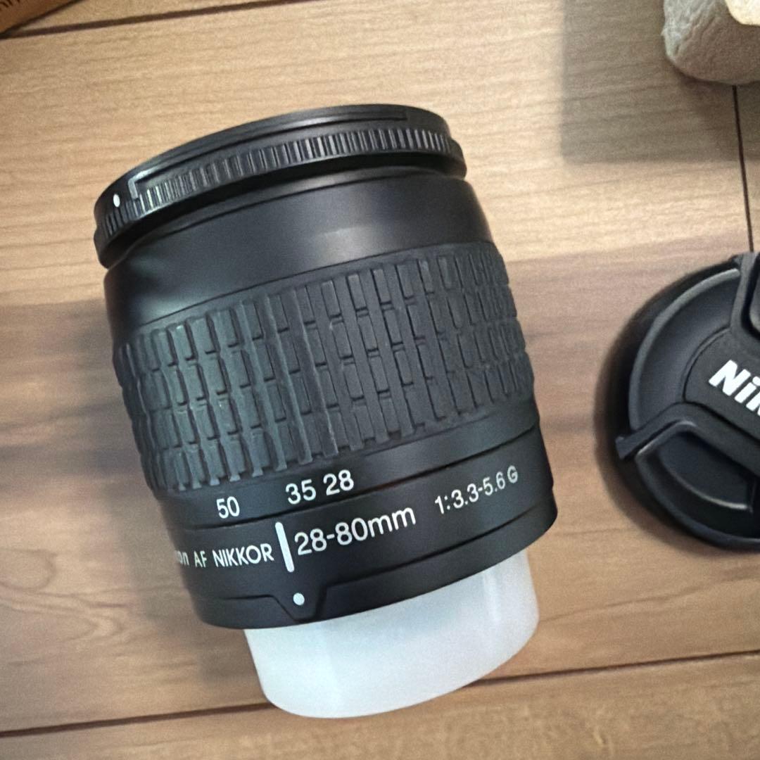 Nikon F100 一眼レフカメラ　レンズ付き