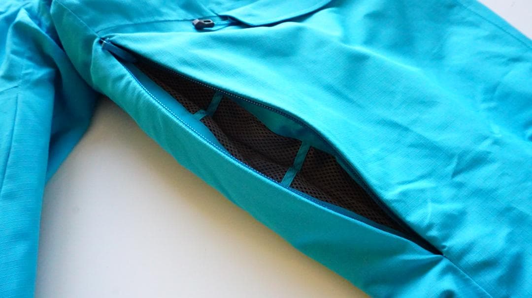 Mammutマムート　新品未使用　スキーパンツ　海外レディースS