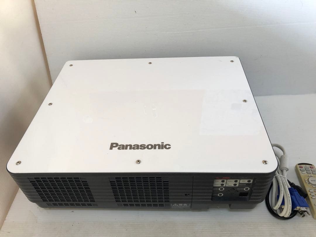PANASONIC プロジェクター TH-D5600L ★5000ルーメン