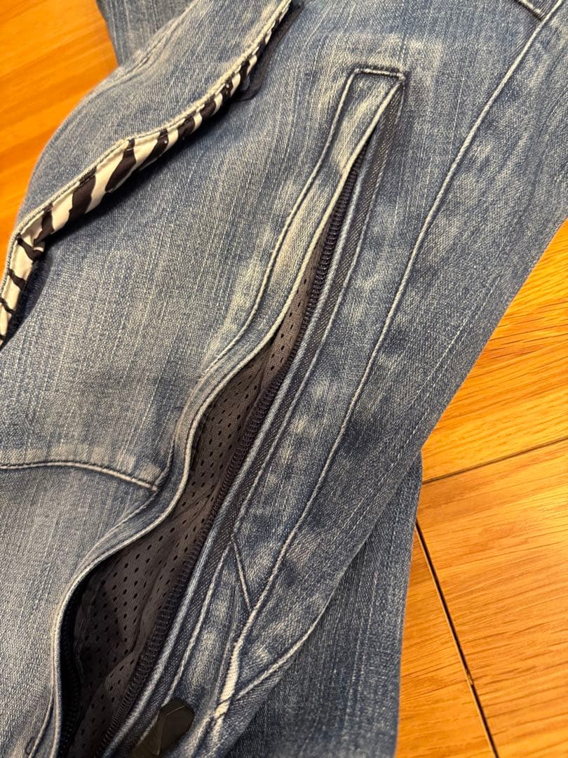 ボルコム　デニムスノーボードパンツ　Sサイズ