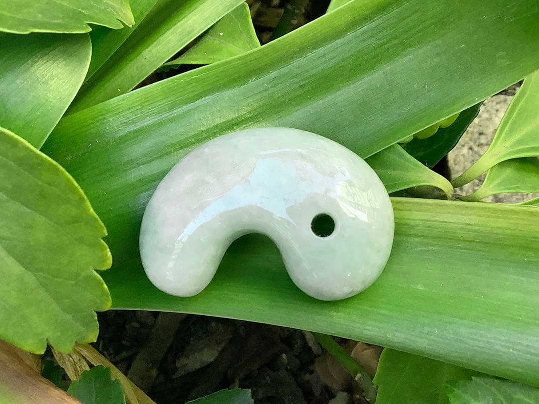 ✳摩訶不思議な幸運の勾玉　特大サイズ‼️ 御守りの糸魚川翡翠　最後の1個　鑑別書付