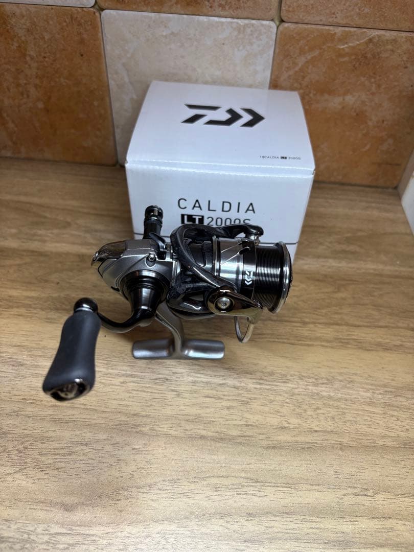 DAIWA CALDIA LT 2000S スピニングリール