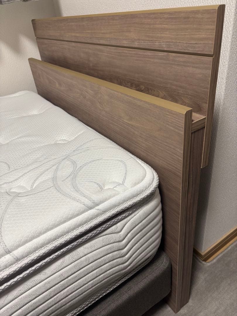 Rucci【正規品・美品・ほぼ未使用】シモンズ　マットレスベッドフレーム