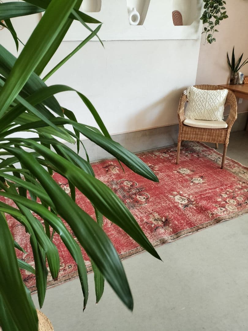 大判/シャビーレッドの上品なシノワズリラグ　No.674