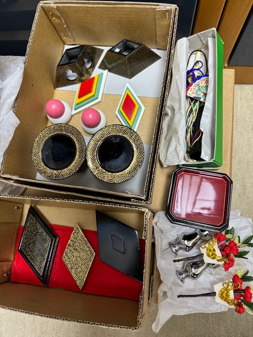 【雛人形・ひな祭り】人形の島津/20年保証の匠の逸品/美品《飾り台・屏風・小物》