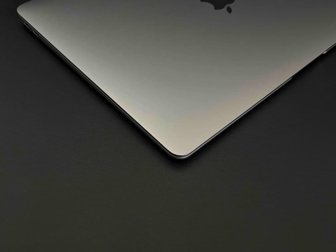 【美品】MacBook Air（M1,2020）13.3㌅ 512GB CTO