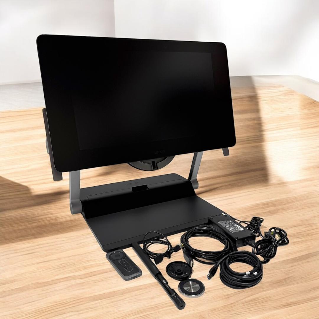 美品 ワコム Cintiq Pro24 DTK-2420/K0 エルゴスタンド付