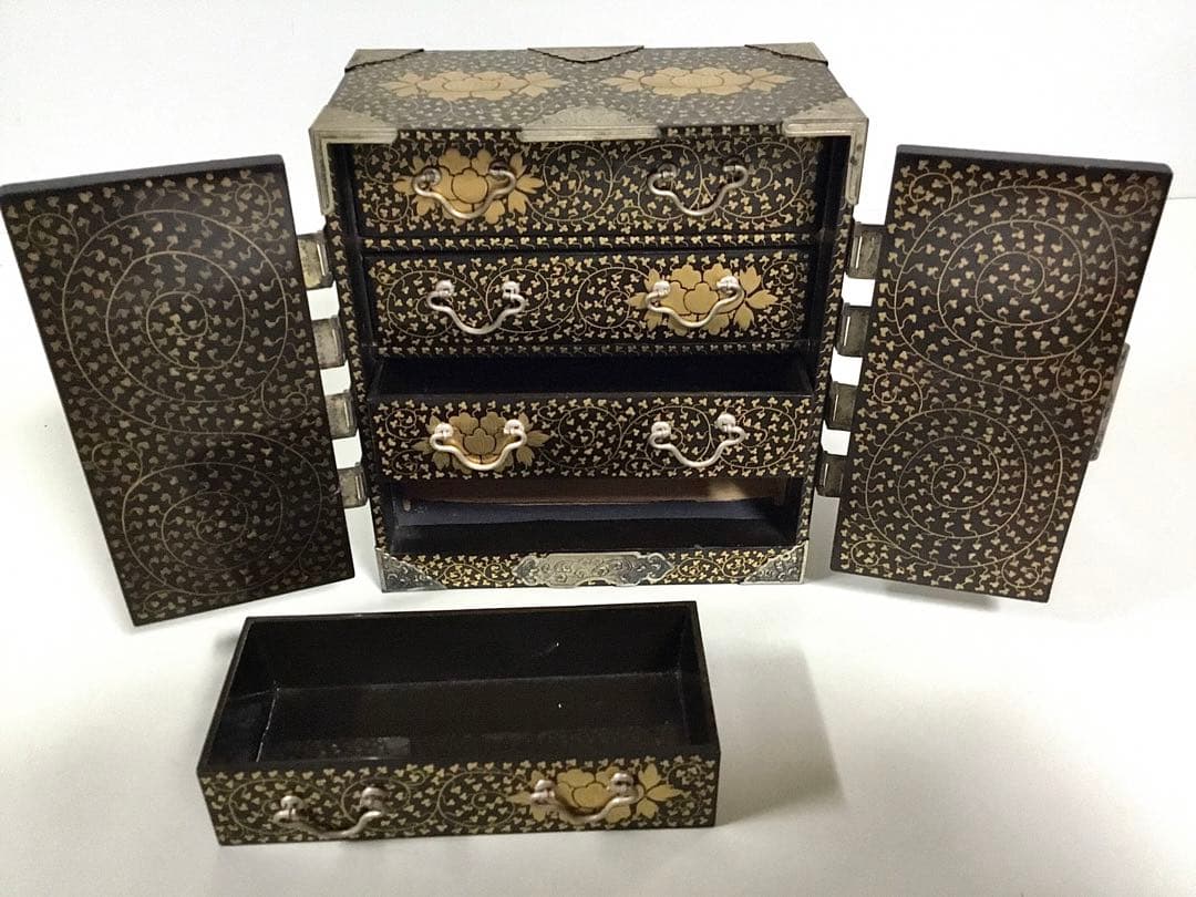 古い雛道具◆御三ツ揃◆木製 蒔絵 唐草 漆器 雛人形 骨董 ドールハウス