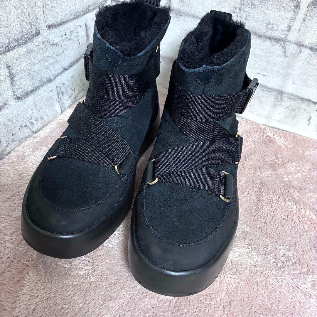 [極美品] UGG Australia ムートンブーツ　ブラック　厚底　24㎝