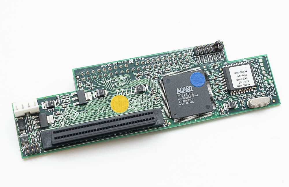 ACARD Technology SCSI LVD ⇔ IDE 変換アダプタ