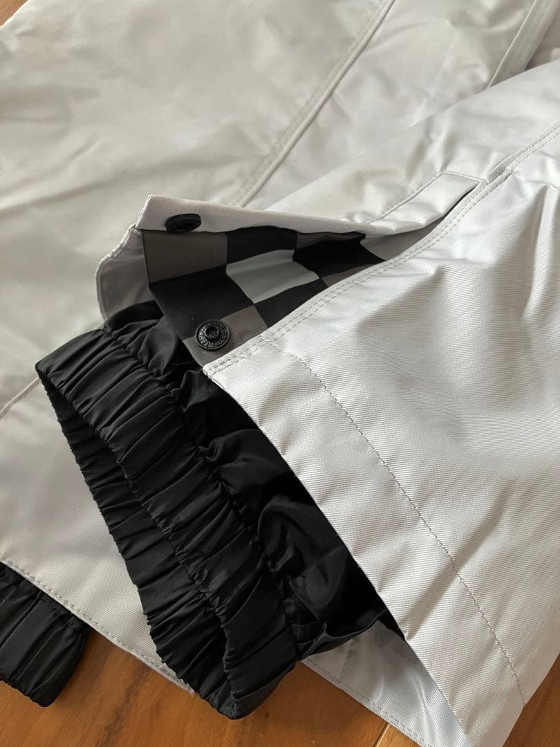 【11号】デサント　スキーウェア　黒　ブラック　柄　レディース