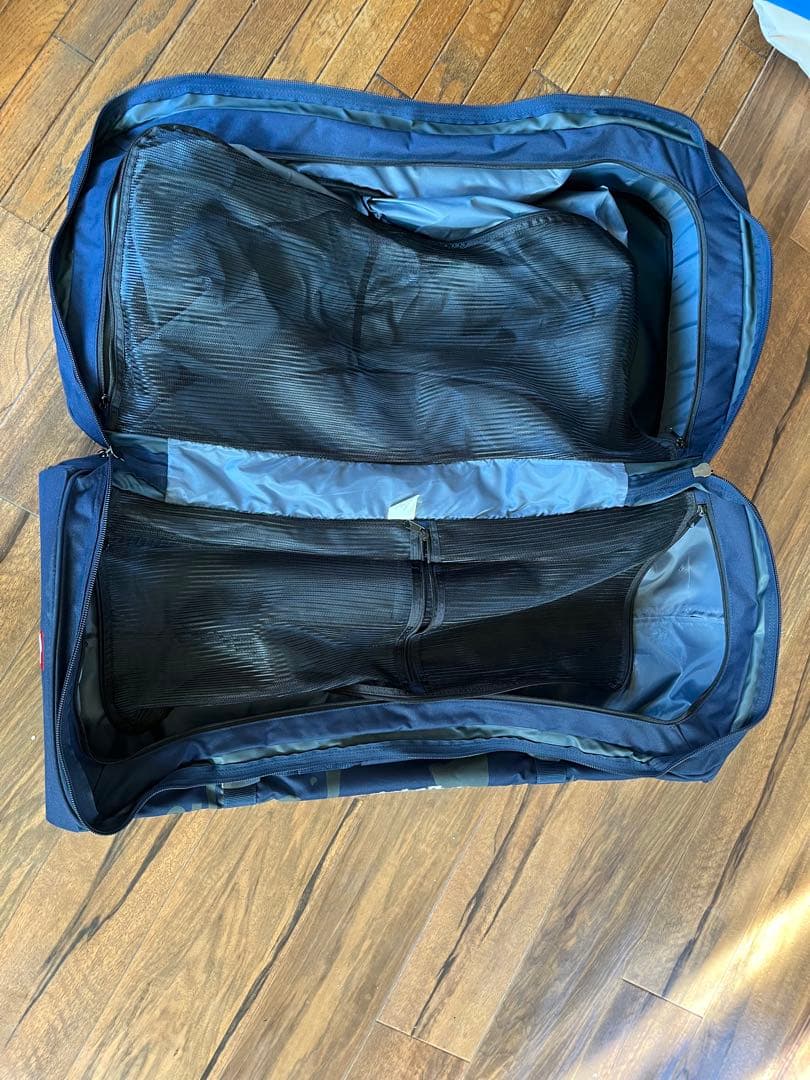 Quiksilver 大型キャリーバッグ　ネイビー